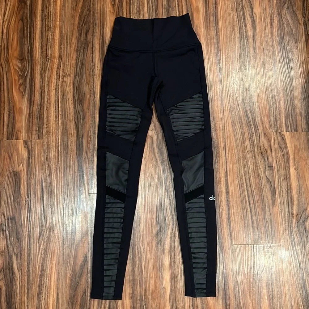 NWOT Alo Yoga High Waist Moto Legging